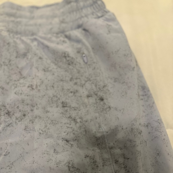 Lululemon skirt - Picture 3 of 8